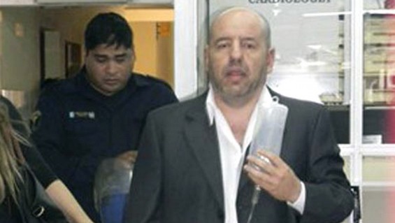 Suárez, trasladado al hospital durante su detención. Hoy acusado por la Ley Antiterrorista.